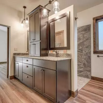 picture of master bath 2