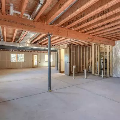 picture of unfinished basement