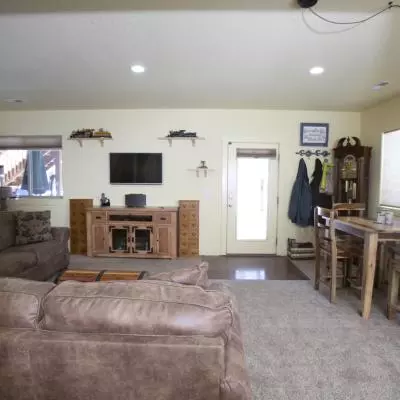 picture of family room 2